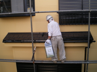 082下屋根上塗り.JPG